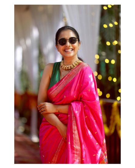 Sayali Sanjeev Pink Paithani Saree