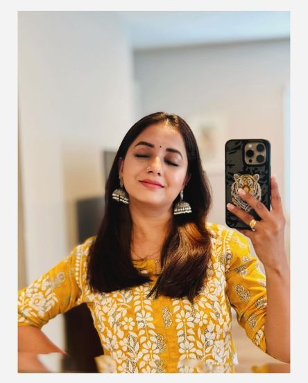 Sayali Sanjeev Yellow Kurta