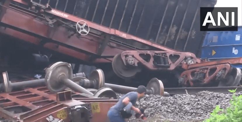 Kanchenjunga Express- Goods Train Accident West Bengal Updates in Marathi