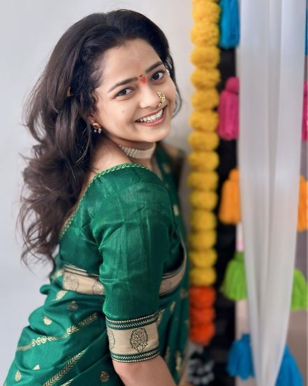 Shivali Parab Golden Saree Look