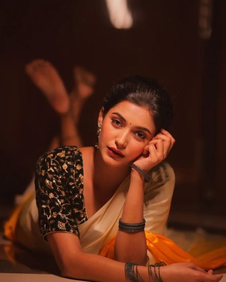 Shivani Mundhekar White Saree