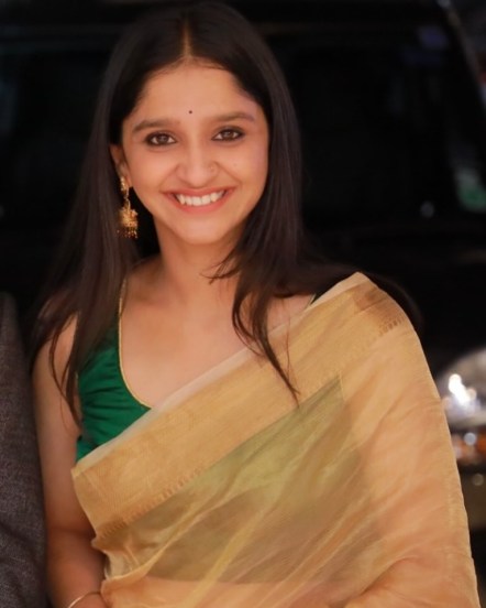 Shivani Sonar Tu Bhetashi Navyane