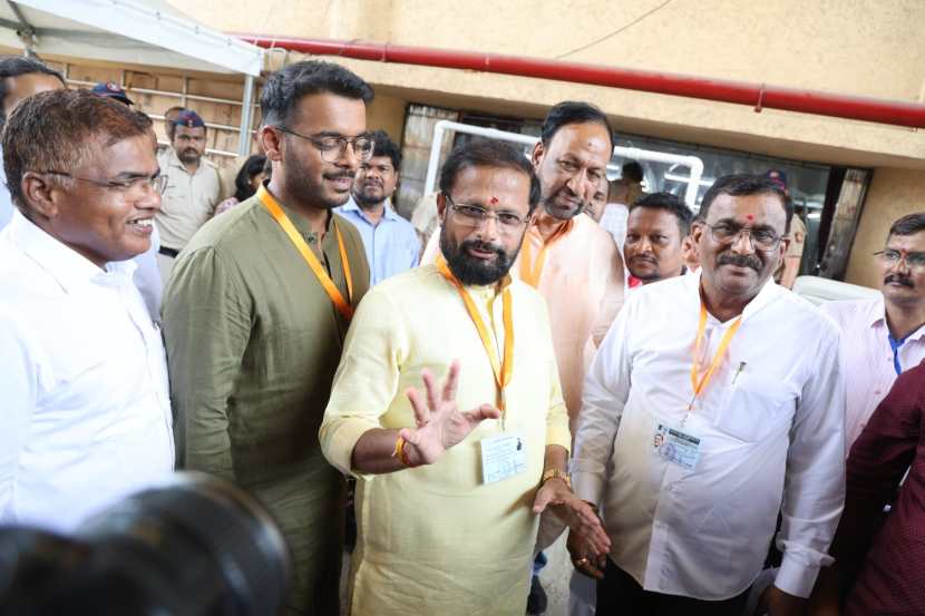 Naresh Mhaskes lead in the Chief Ministers thane 