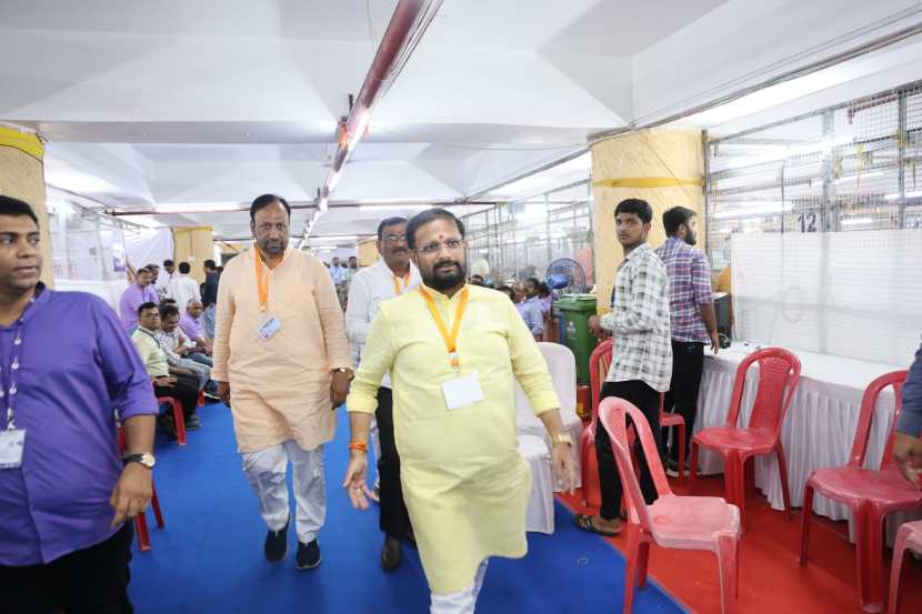 Naresh Mhaskes lead in the Chief Ministers thane 