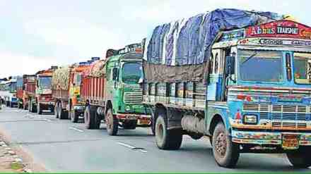 Permanent ban on heavy vehicles day time in lonavala, Traffic of heavy vehicles, traffic of heavy vehicles Mumbai Pune highway by alternative route, lonavala news, heavy vehicles traffic on lonavala,