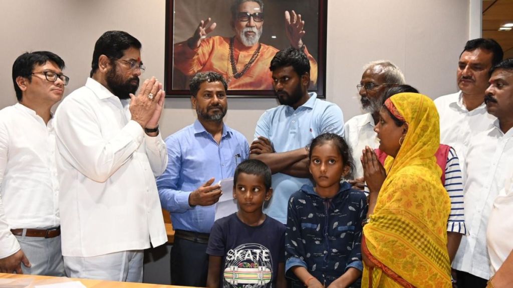 50 lakh help to family of driver who was trapped in Versova Bay surya project accident 50 lakh help to family of driver who was trapped in Versova Bay surya project accident