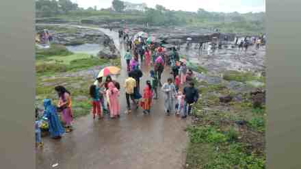 Nashik Collector Proposes Online Tourist Licenses, Regulate Crowds and Ensure Safety in Monsoon Hotspots, Monsoon Hotspots in Nashik, Online Tourist Licenses, nashik collector, nashik news, marathi news,