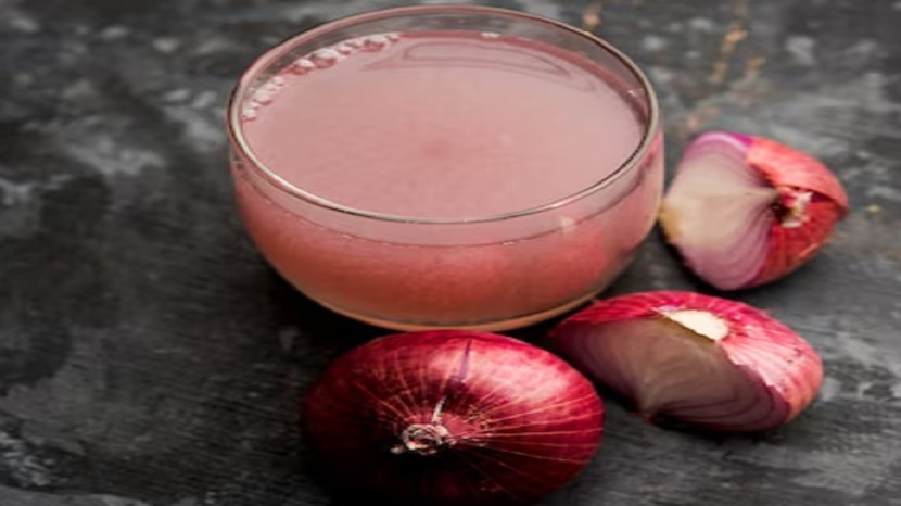 diy monsoon haircare onion juice to get rid of dandraff in marathi