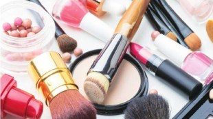 beauty parlour in coaching classes area in latur