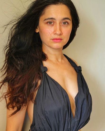 Heeramandi fame sanjeeda shaikh shared bikini photos on social media