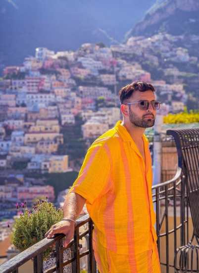 siddharth chandekar and mitali mayekar italy vacation trip