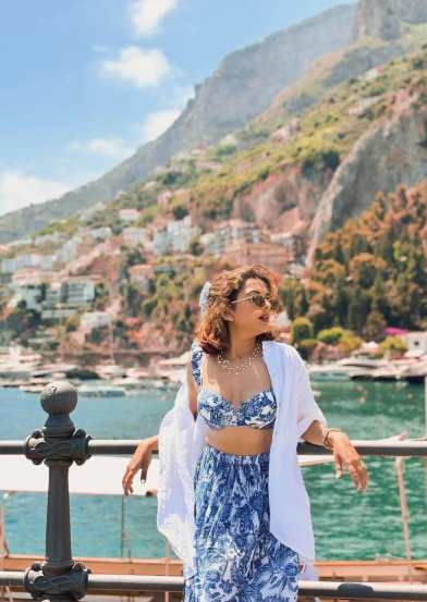 siddharth chandekar and mitali mayekar italy vacation trip