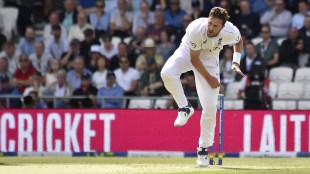 england fast bowler ollie robinson concedes 43 runs in one over