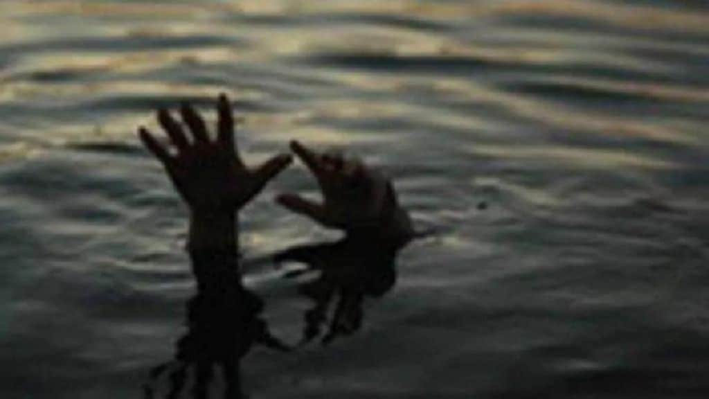 Two Girls Drown in trimbakeshwar, Two Girls Drown in Bilva Tirtha Lake, Two Girls Drown while Washing Clothes, nashik, nashik news,