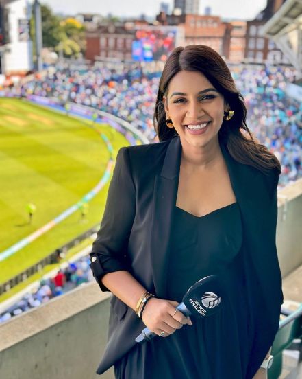 sanjana-Ganesan-jasprit-bumrah-net-worth-sports-anchor