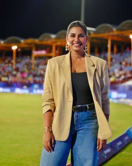 sanjana-Ganesan-jasprit-bumrah-net-worth-sports-anchor