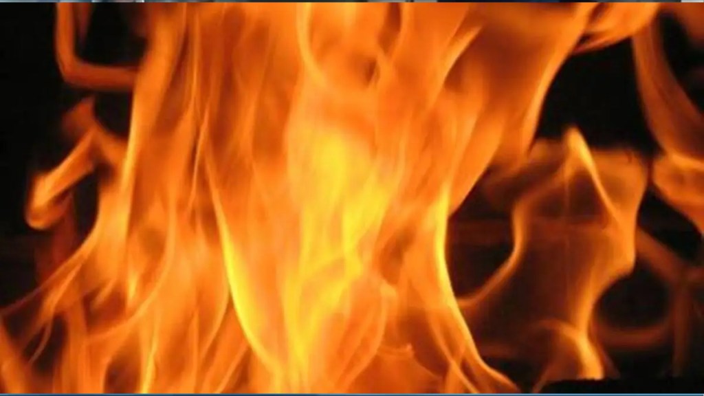 Mumbai, fire, 22 storey building, Borivali, short circuit, suffocation, hospitalized, 70 year old man, Kanakia Samarpan Tower, Magathane Metro Station, marathi news, latest news, loksatta news,