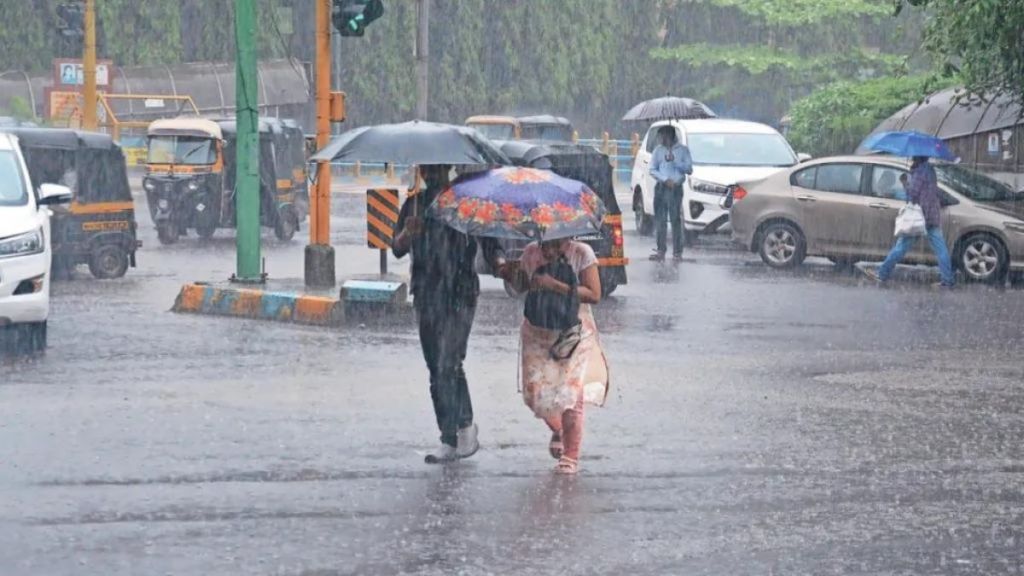 Heavy rain forecast in Mumbai on Friday