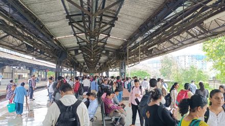 Train travel from Panvel to Mumbai stopped due to track under water at Kurla