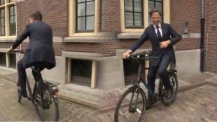 Mark Rutte bicycle video