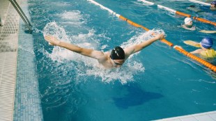 Which Water Workouts Burn More Calories You Can Do These Even If Youre Not A Swimmer