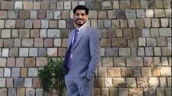 Success Story : शिक्षणासाठी घेतलं कर्ज, १० किमी केला पायी प्रवास अन् UPSC परीक्षेत पटकावला ९२ वा क्रमांक