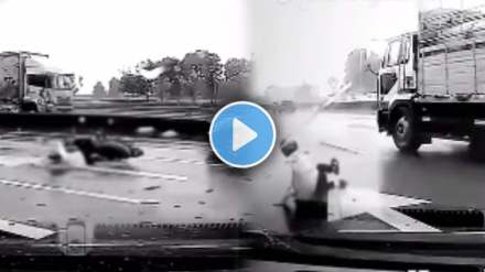 speeding bike crash at highway road during heavy rain horrifying bike accident viral video