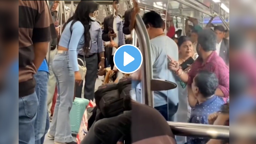 Woman Slaps Man In Delhi Metro shocking Video Woman Slaps Man In Delhi Metro shocking Video