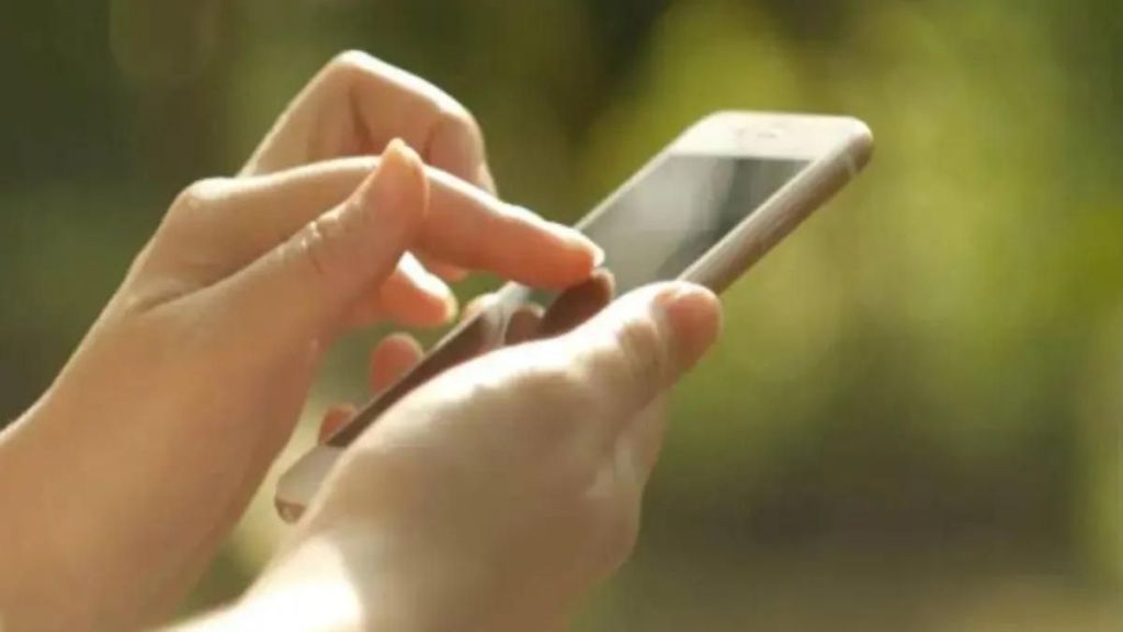 It is mandatory for government officers employees to use Sandes app in their work