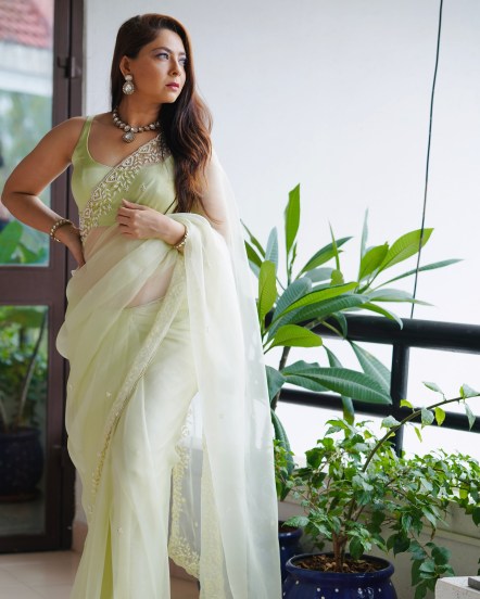 Sonalee Kulkarni Photos 