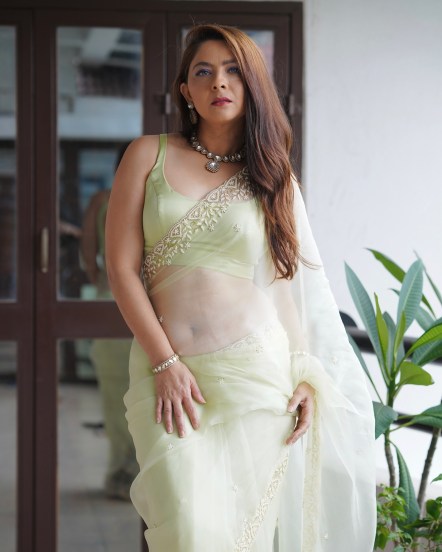 Sonalee Kulkarni Photos 