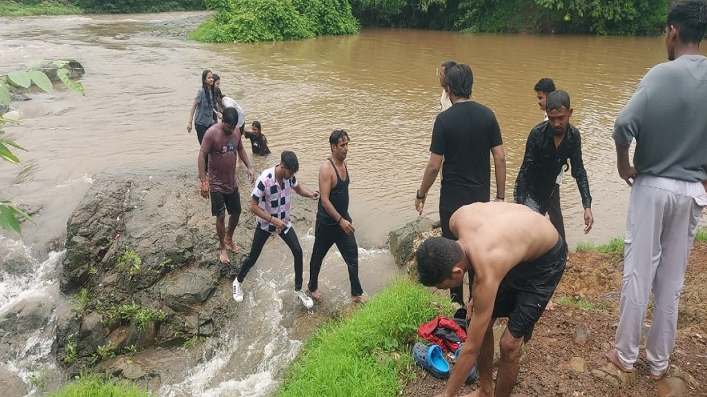 Chinchoti Falls, Tourists, Vasai, Chinchoti Falls, Tourists, Vasai,