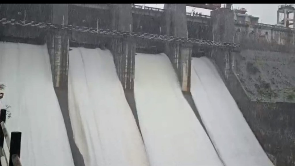 heavy rainfall marathi news