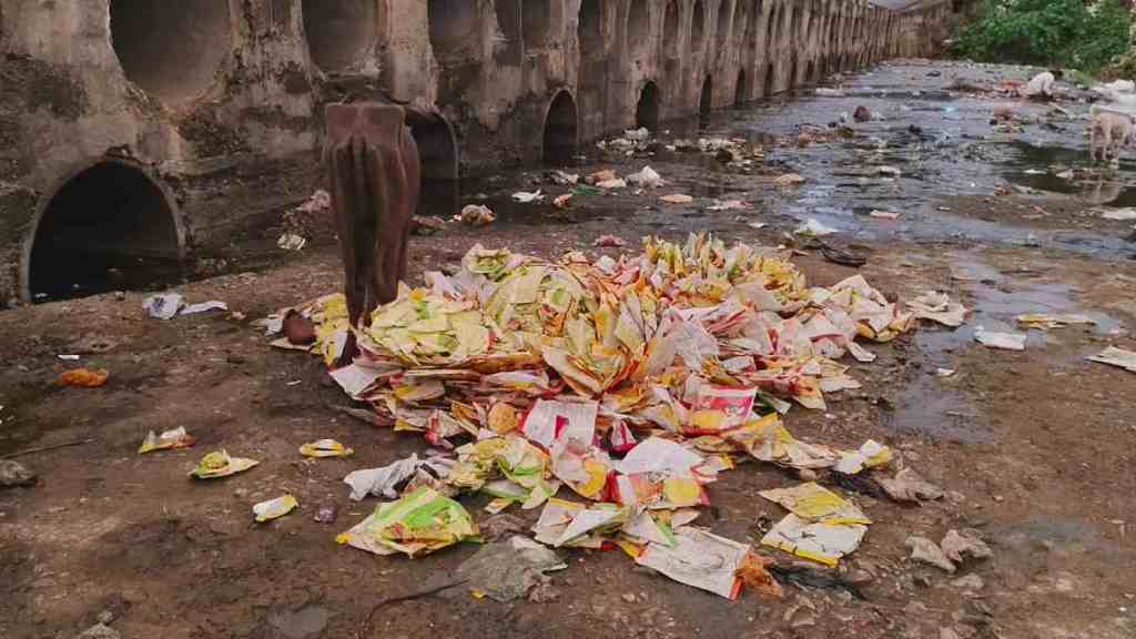 dhule, Empty Nutritional Food Packets Found in Dhule, panzara Riverbed, Nutritional Food Packets Found in panzara Riverbed, Child Development Project Officer