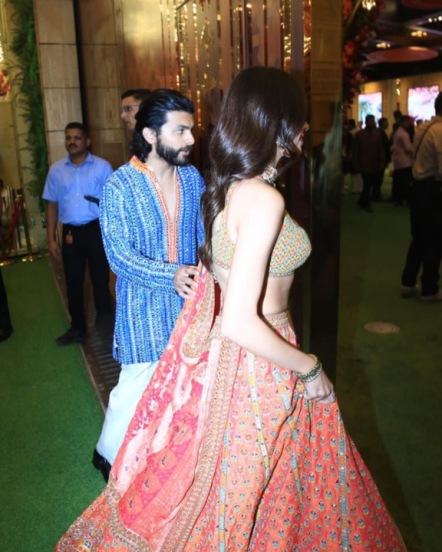 Bollywood actress janhvi Kapoor with her boyfriend attend anant ambani Radhika mameru ceremony