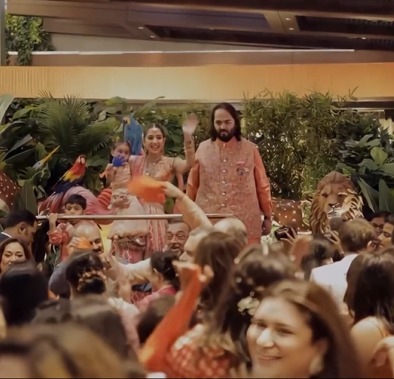 Bollywood actress janhvi Kapoor with her boyfriend attend anant ambani Radhika mameru ceremony