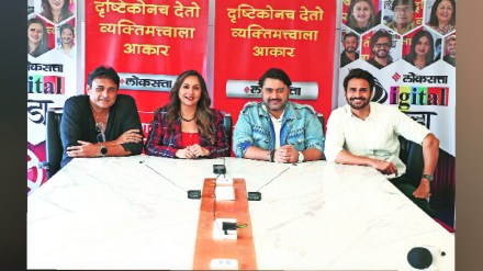 Artistes of the film Gharat Ganapati visit to Loksatta office