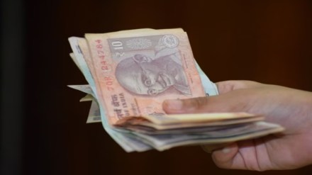 talathi rajesh shelke suspend demanding money from women for free income certificates