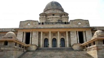 bombay hc nagpur bench issued a warrant against police inspector due to constant absence in court bombay hc nagpur bench issued a warrant against police inspector due to constant absence in court