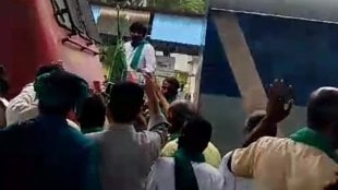 farmers blocked train at nagpur railway station