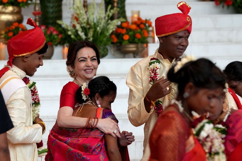nita-mukesh-ambani-samuhik-vivah
