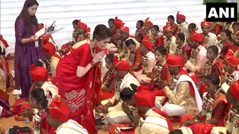 nita-mukesh-ambani-samuhik-vivah