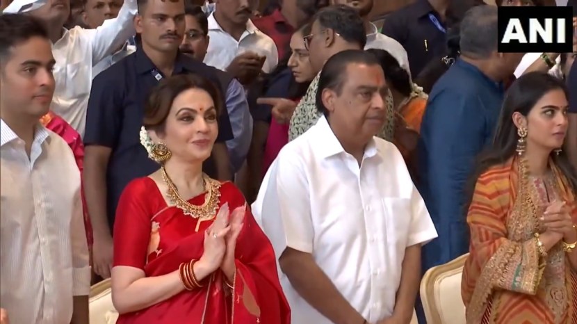nita-mukesh-ambani-samuhik-vivah