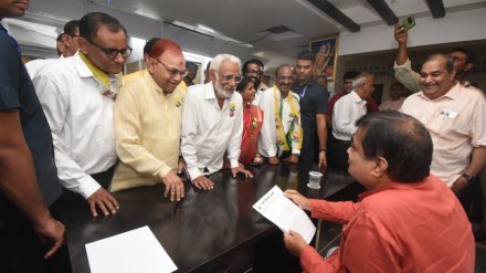 union minister nitin gadkari in favor of smart meters union minister nitin gadkari in favor of smart meters