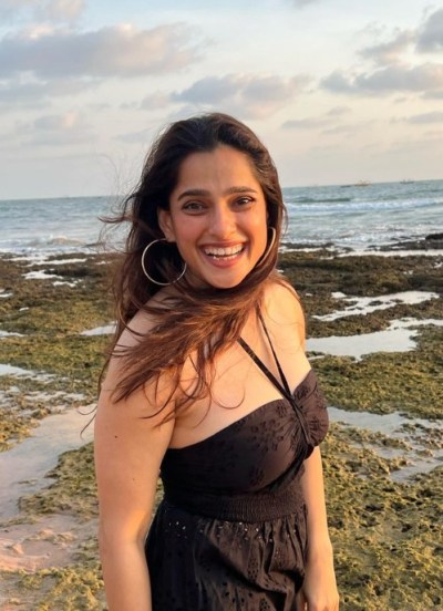 priya bapat iconic photoshoot at red phone booth