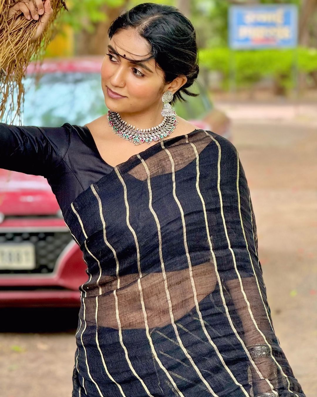 Rinku Rajguru shared photos on black saree on social media