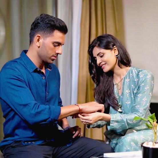 indian-cricketers-celebrating-rakshabandhan
