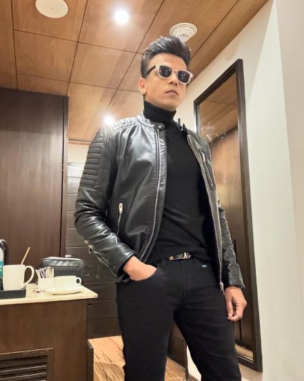 Abhijeet Sawant Two Daughters Family