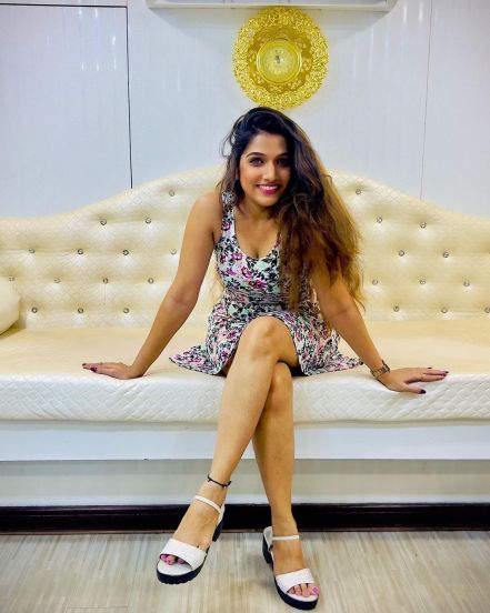 Jahnavi Killekar Sister-In-Law Photos Information