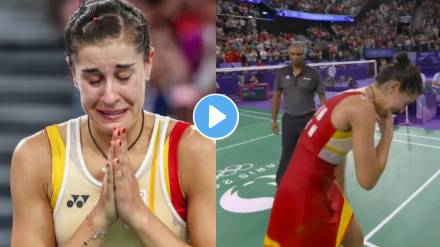 2024 Carolina Marin breaks down in tears after injury at Paris Olympics 2024